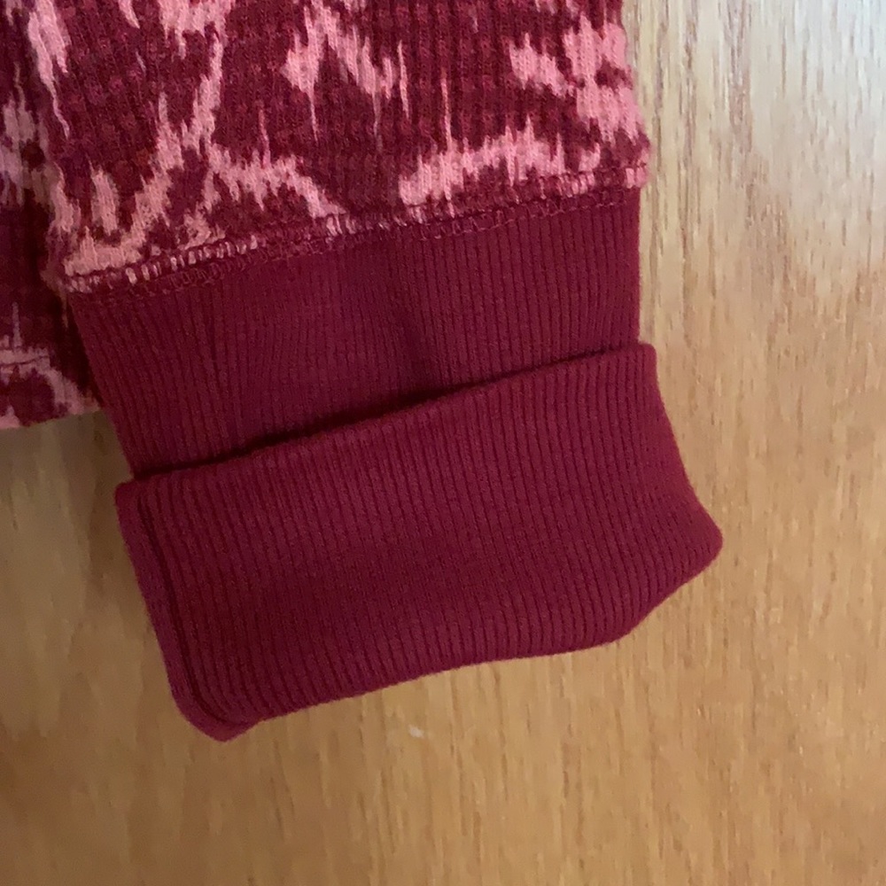 Knox Rose long-sleeve waffle knit shirt.  Size L.  Burgundy and pink.  NWT - Picture 5 of 5